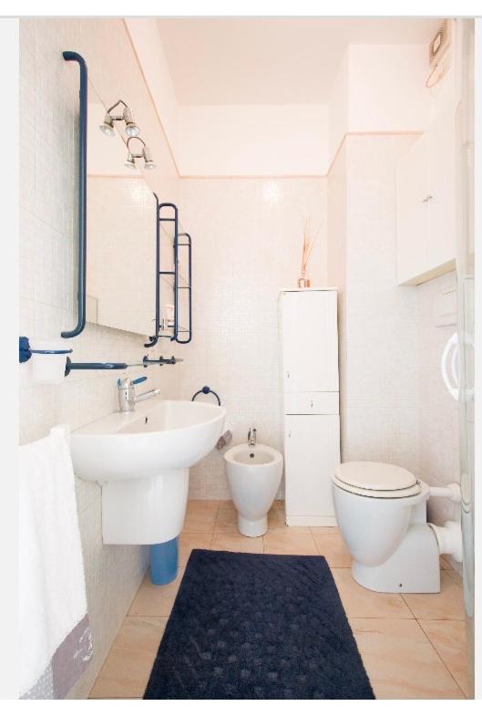 Appartement Riva Dei Fiori à Viareggio Extérieur photo